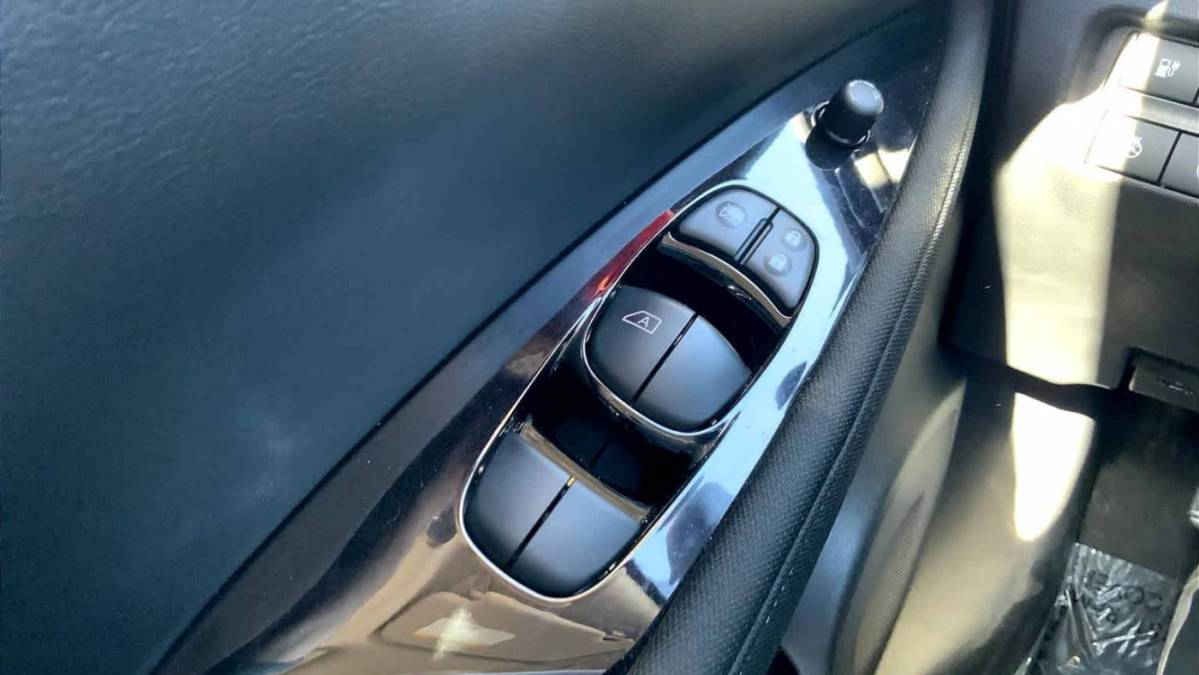 2022 Nissan LEAF 1N4AZ1CV3NC563711