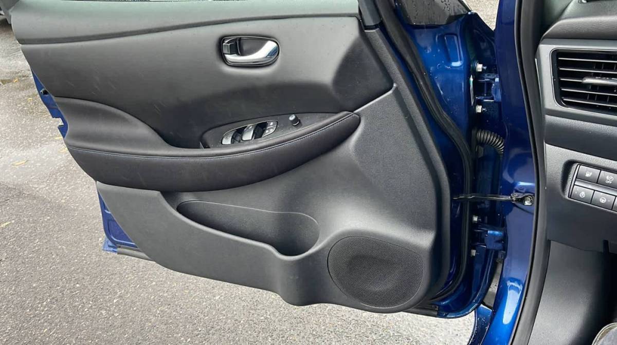 2021 Nissan LEAF 1N4AZ1CV0MC552700