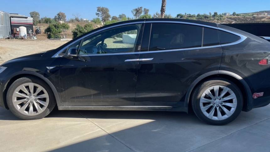 2016 Tesla Model X 5YJXCBE2XGF016536