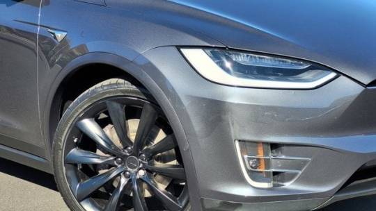 2017 Tesla Model X 5YJXCAE27HF040286