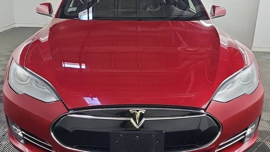 2016 Tesla Model S 5YJSA1E49GF135643