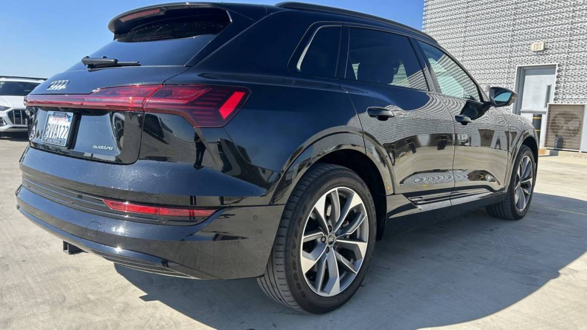 2021 Audi e-tron WA1LAAGE4MB027109