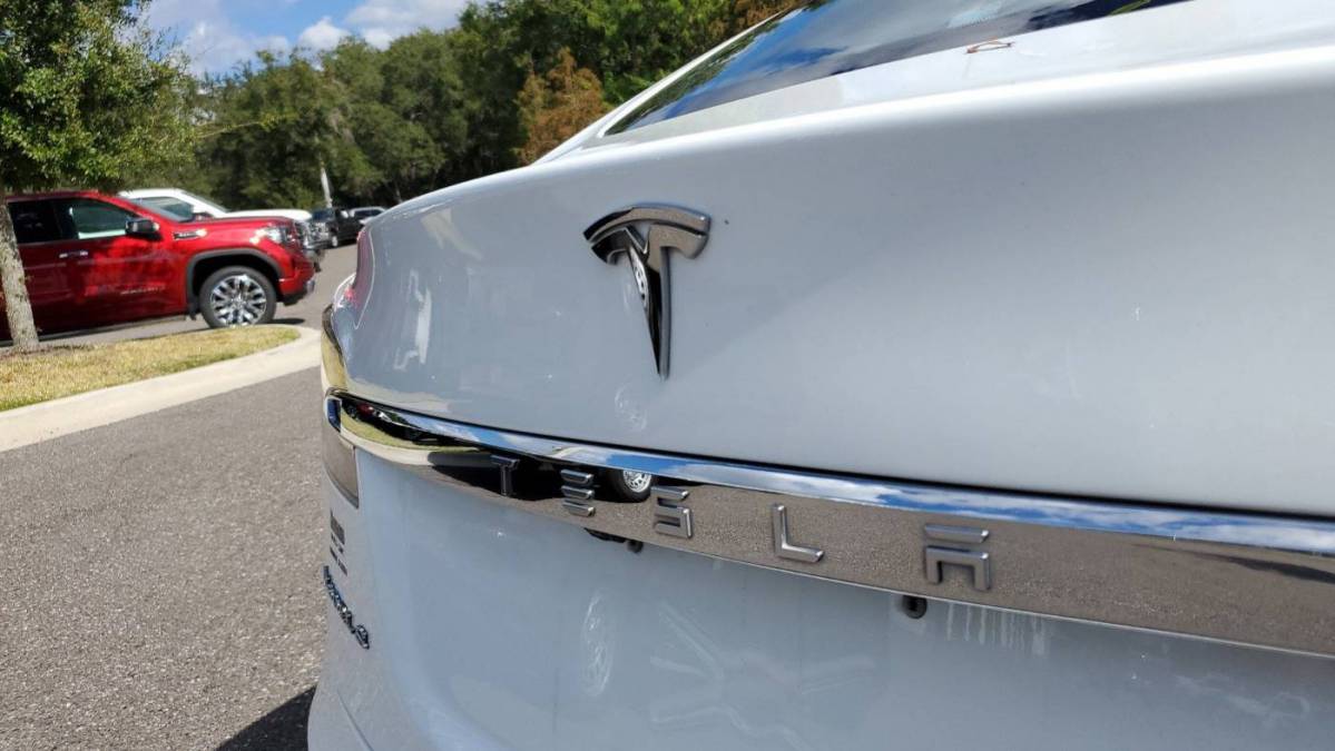 2015 Tesla Model S 5YJSA1E16FF118206