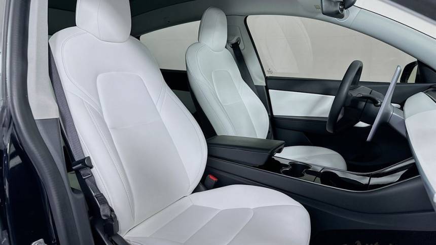2021 Tesla Model Y 5YJYGDEE2MF078989