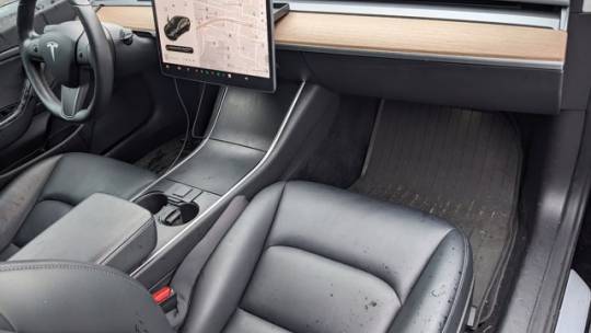 2018 Tesla Model 3 5YJ3E1EAXJF123216