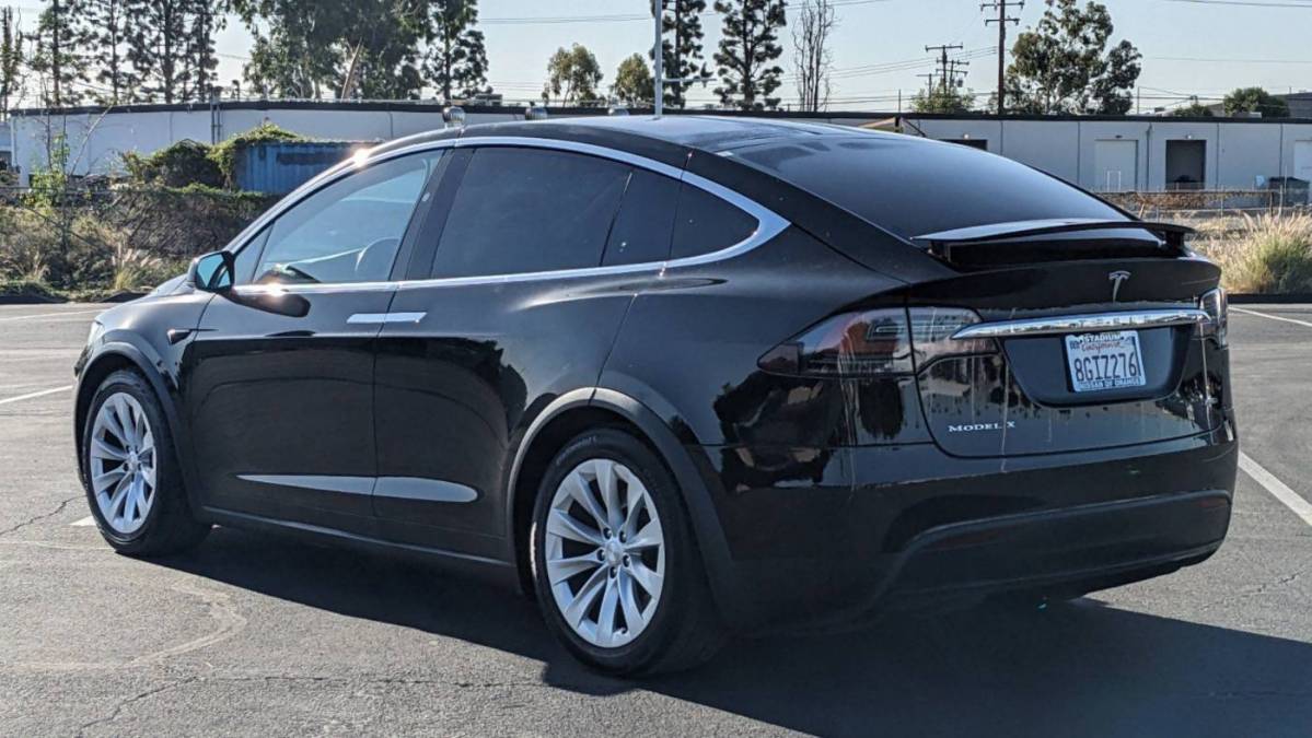 2018 Tesla Model X 5YJXCAE29JF144638