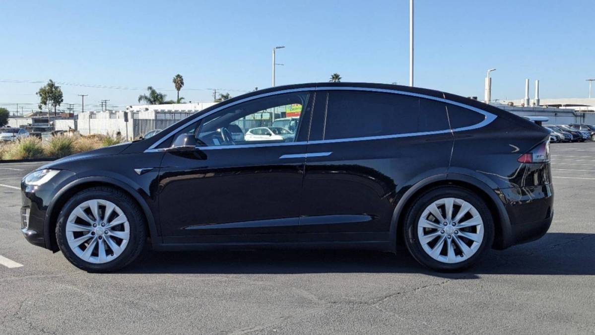 2018 Tesla Model X 5YJXCAE29JF144638