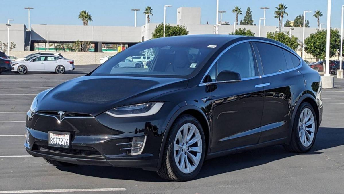 2018 Tesla Model X 5YJXCAE29JF144638