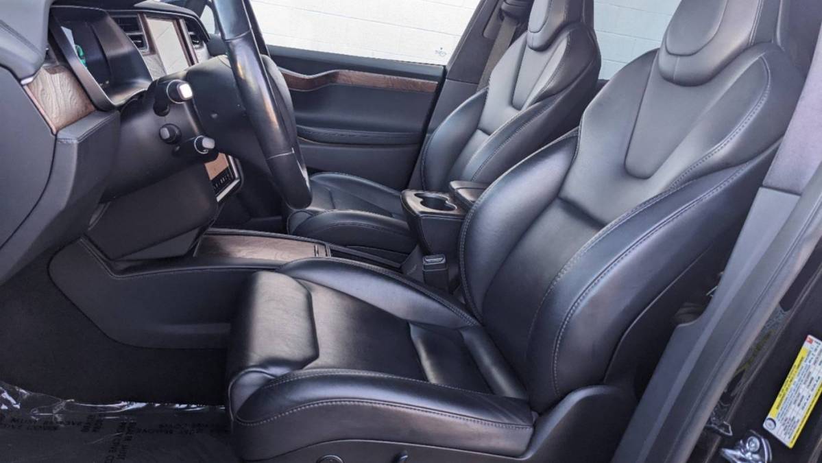 2018 Tesla Model X 5YJXCAE29JF144638