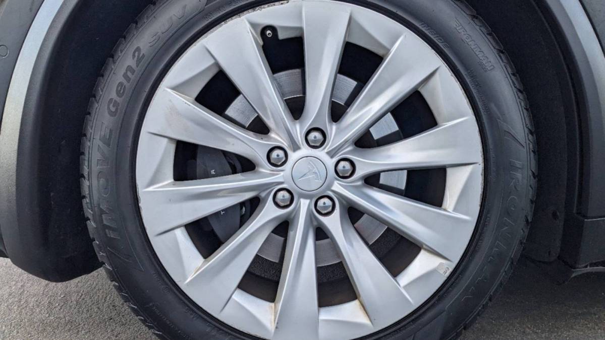 2018 Tesla Model X 5YJXCAE29JF144638