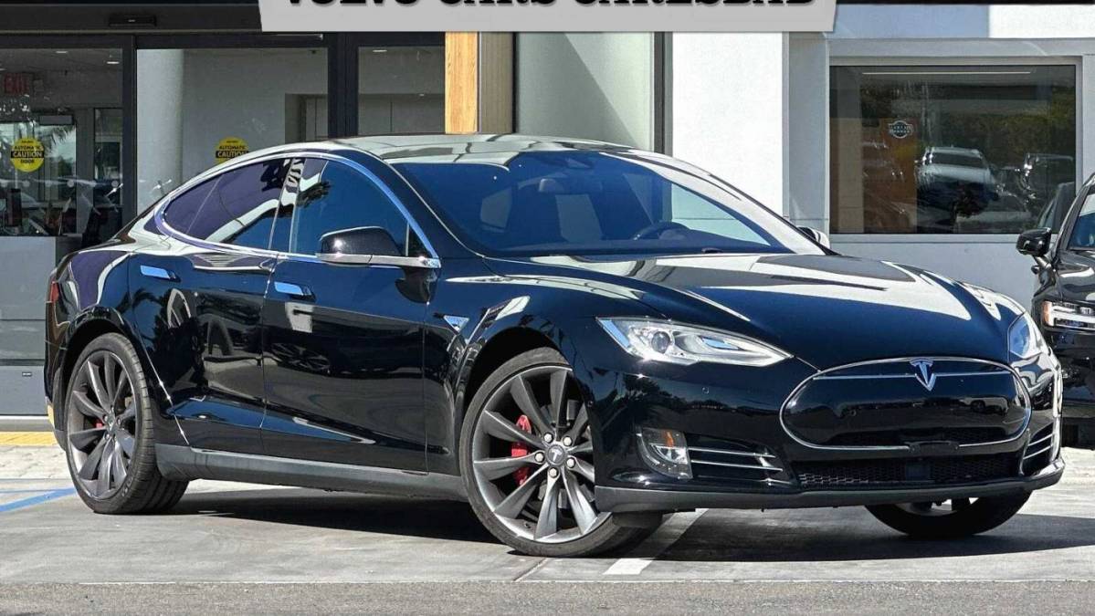 2015 Tesla Model S 5YJSA1E45FF116196