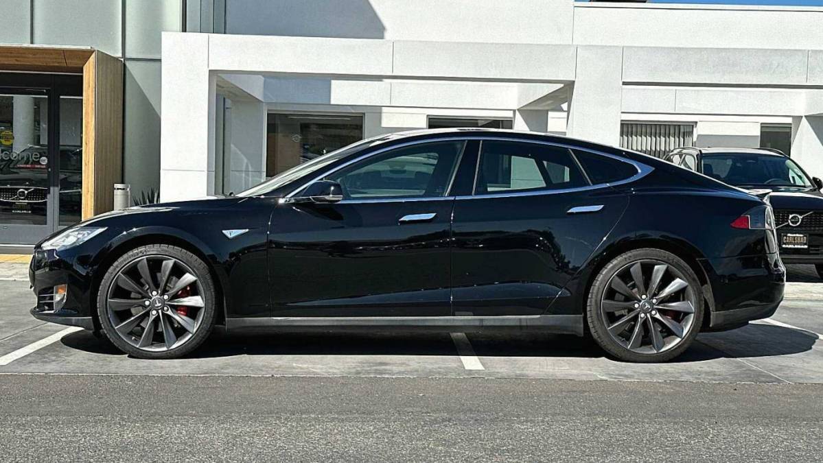 2015 Tesla Model S 5YJSA1E45FF116196