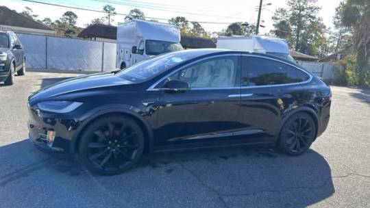 2018 Tesla Model X 5YJXCDE27JF091052