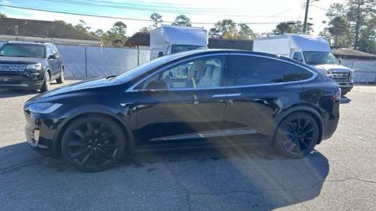 2018 Tesla Model X 5YJXCDE27JF091052