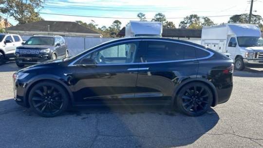 2018 Tesla Model X 5YJXCDE27JF091052