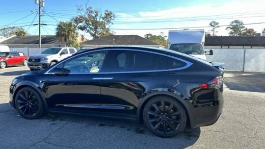 2018 Tesla Model X 5YJXCDE27JF091052