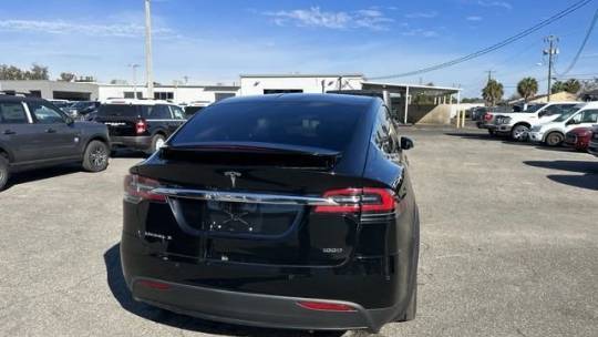 2018 Tesla Model X 5YJXCDE27JF091052