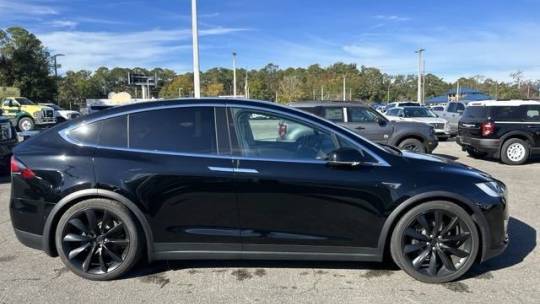 2018 Tesla Model X 5YJXCDE27JF091052