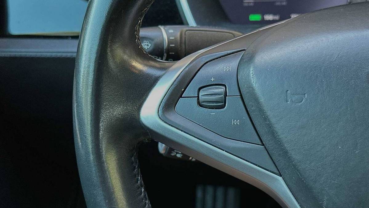 2015 Tesla Model S 5YJSA1E45FF116196