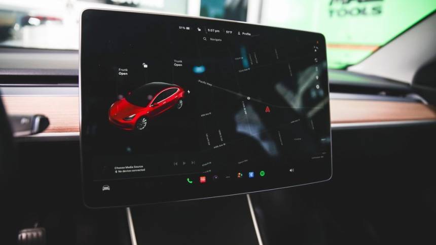 2018 Tesla Model 3 5YJ3E1EB2JF146093