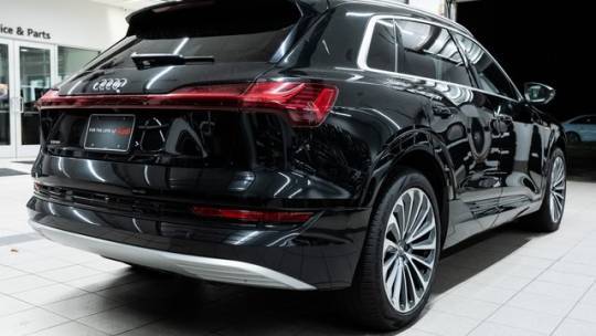 2019 Audi e-tron WA1VABGE8KB016741