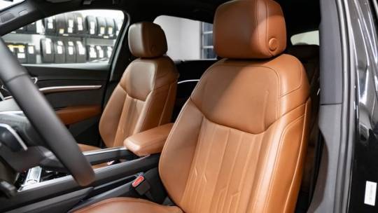 2019 Audi e-tron WA1VABGE8KB016741