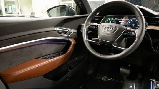 2019 Audi e-tron WA1VABGE8KB016741