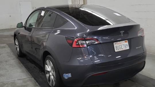 2021 Tesla Model Y 5YJYGDEEXMF092932