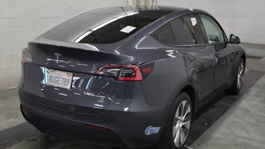 2021 Tesla Model Y 5YJYGDEEXMF092932