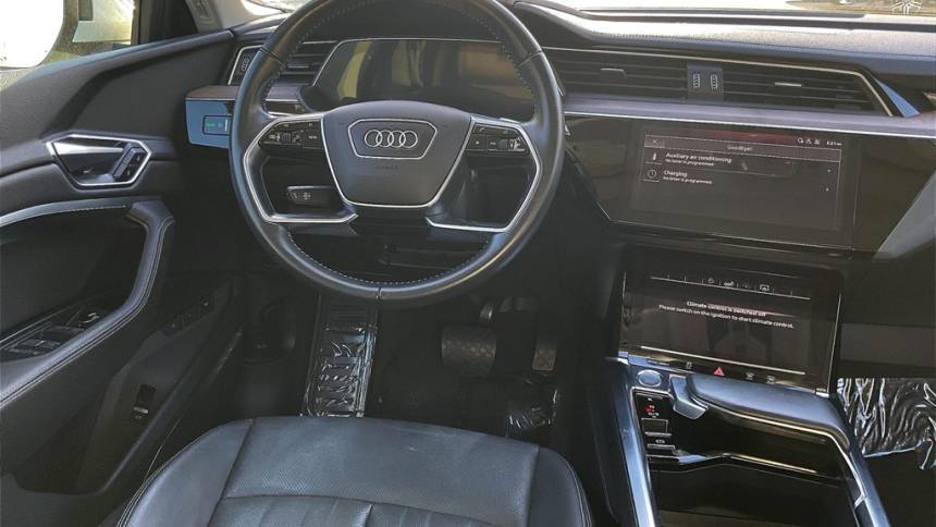 2019 Audi e-tron WA1LAAGE1KB024634