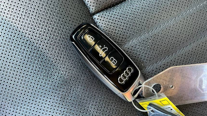 2019 Audi e-tron WA1LAAGE1KB024634