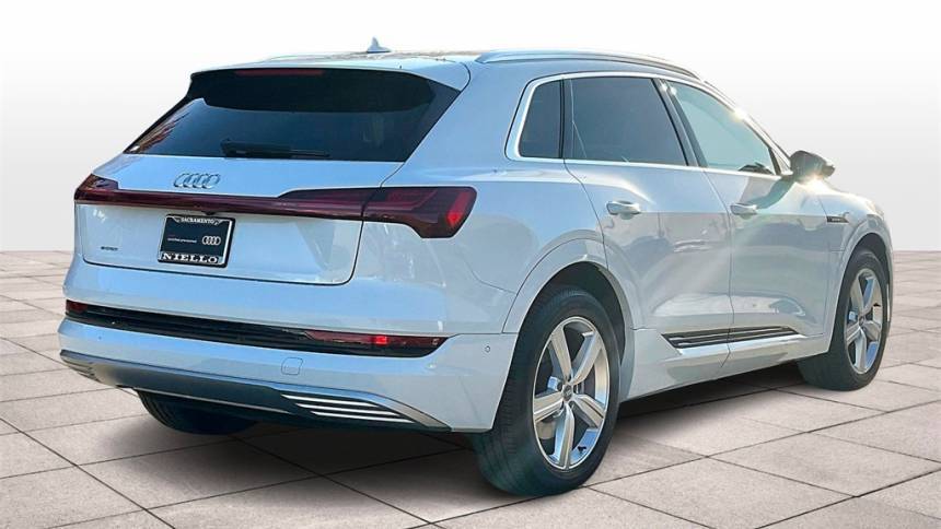 2019 Audi e-tron WA1LAAGE1KB024634
