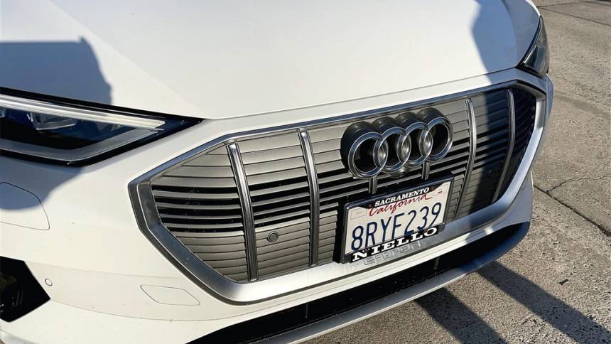 2019 Audi e-tron WA1LAAGE1KB024634