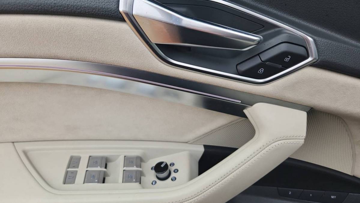2019 Audi e-tron WA1VAAGEXKB009722