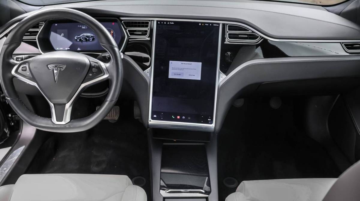 2018 Tesla Model S 5YJSA1E20JF245230