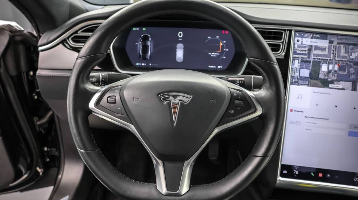 2018 Tesla Model S 5YJSA1E20JF245230