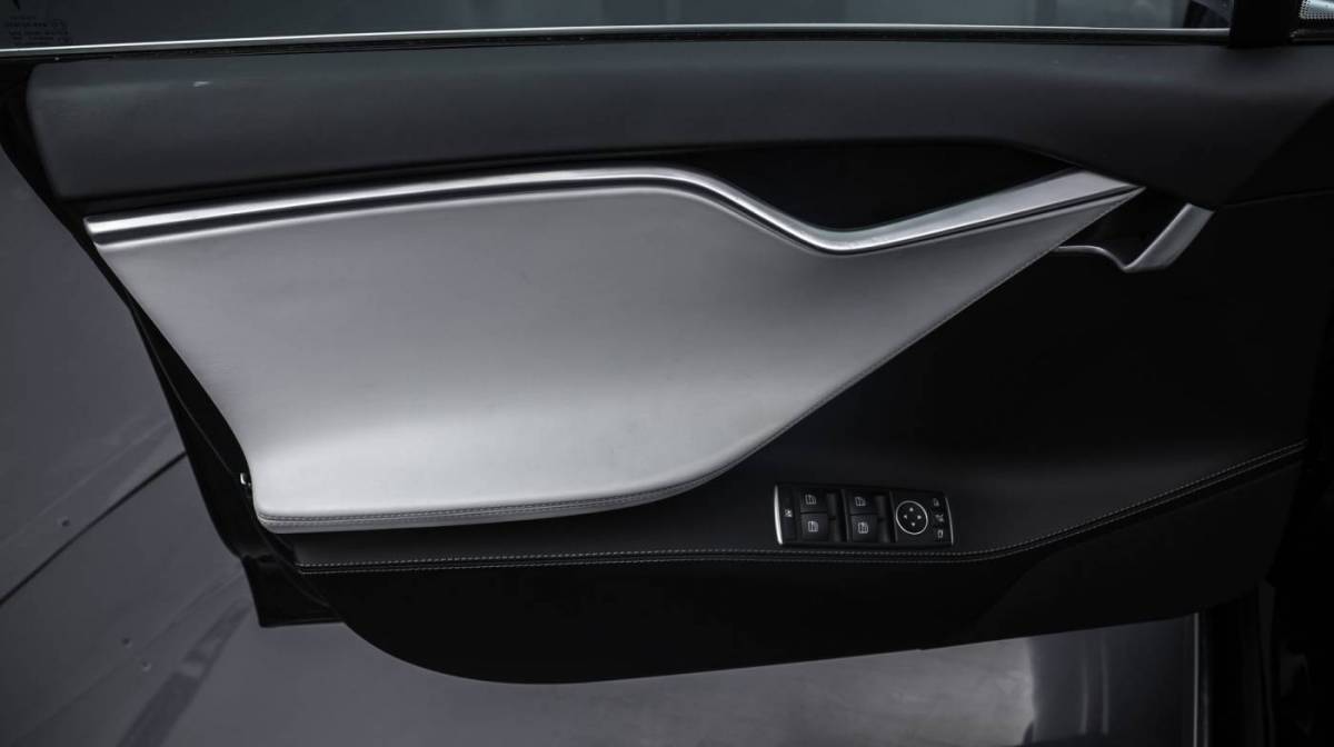 2018 Tesla Model S 5YJSA1E20JF245230
