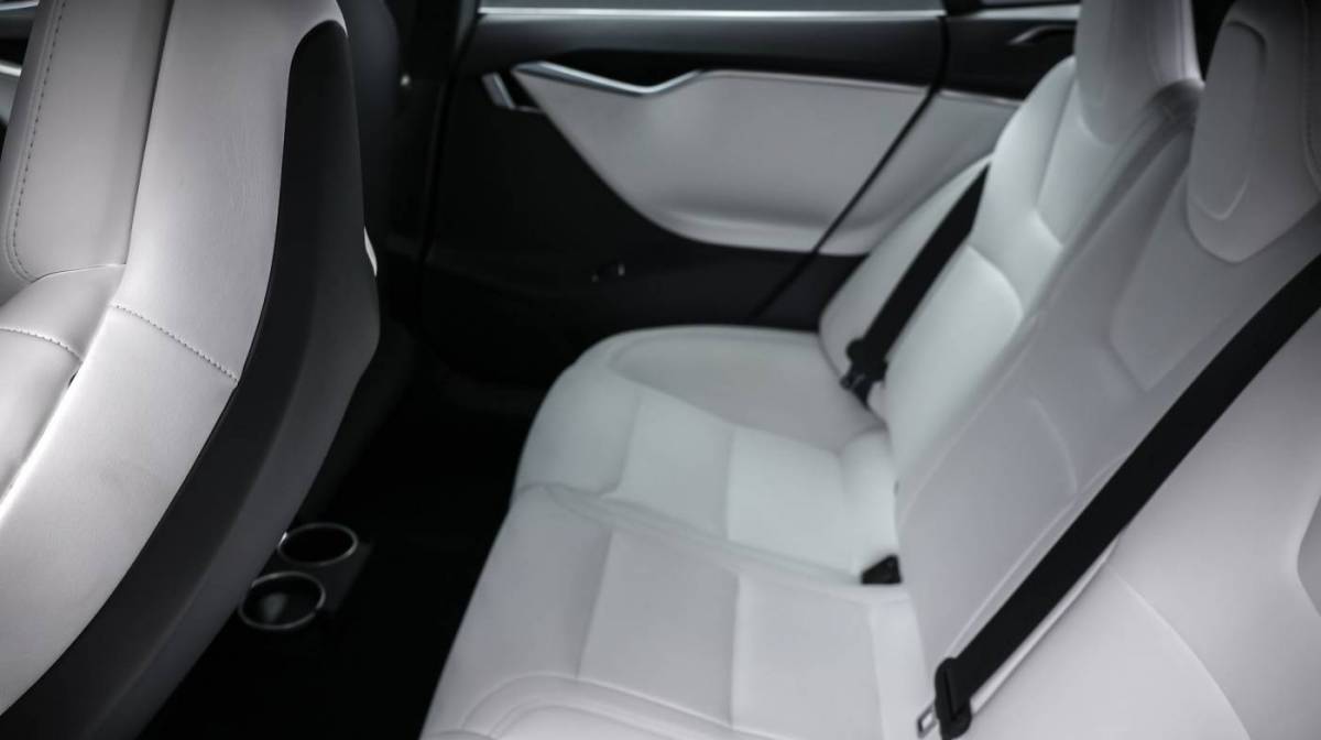 2018 Tesla Model S 5YJSA1E20JF245230