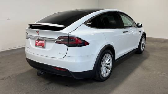 2018 Tesla Model X 5YJXCDE29JF112712