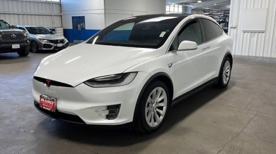 2018 Tesla Model X 5YJXCDE29JF112712