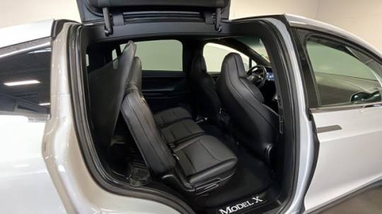 2018 Tesla Model X 5YJXCDE29JF112712