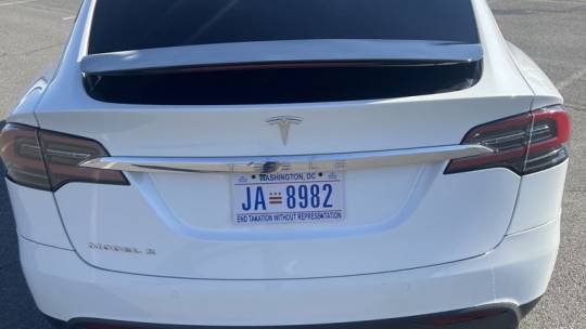 2018 Tesla Model X 5YJXCDE28JF104083