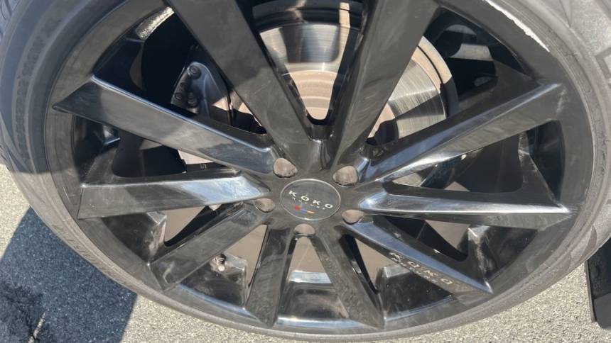 2018 Tesla Model X 5YJXCDE28JF104083