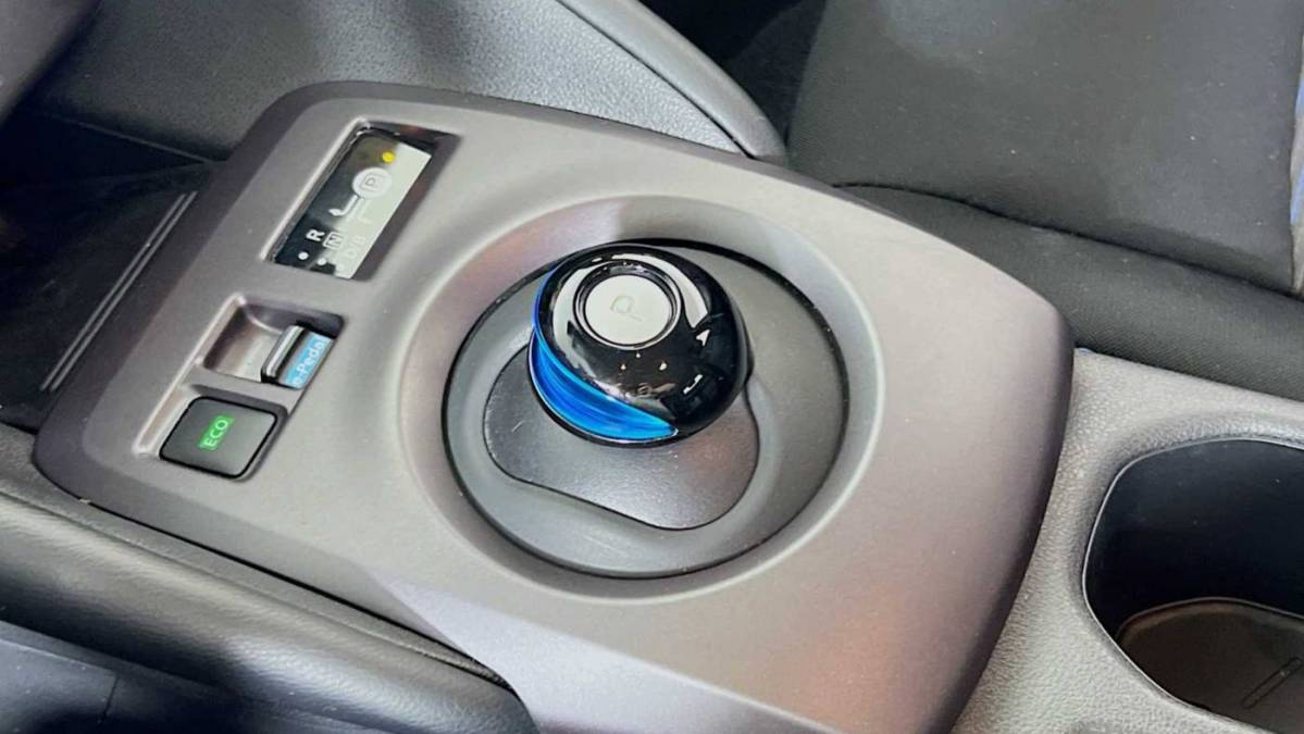 2022 Nissan LEAF 1N4AZ1BV8NC562345