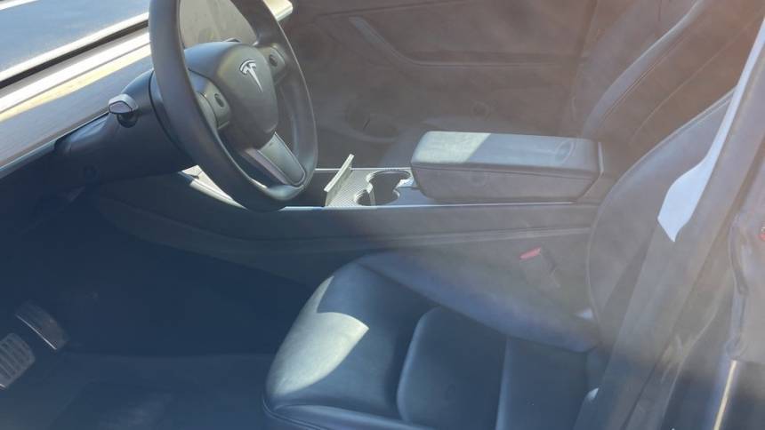 2020 Tesla Model Y 5YJYGDEE3LF026219