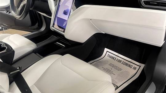 2017 Tesla Model S 5YJSA1E22HF208755