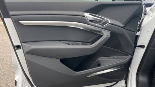 2021 Audi e-tron WA1LAAGE7MB004200