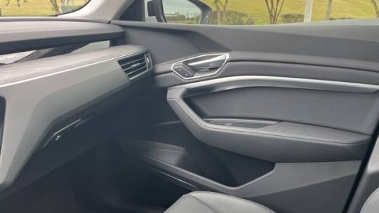 2021 Audi e-tron WA1LAAGE7MB004200