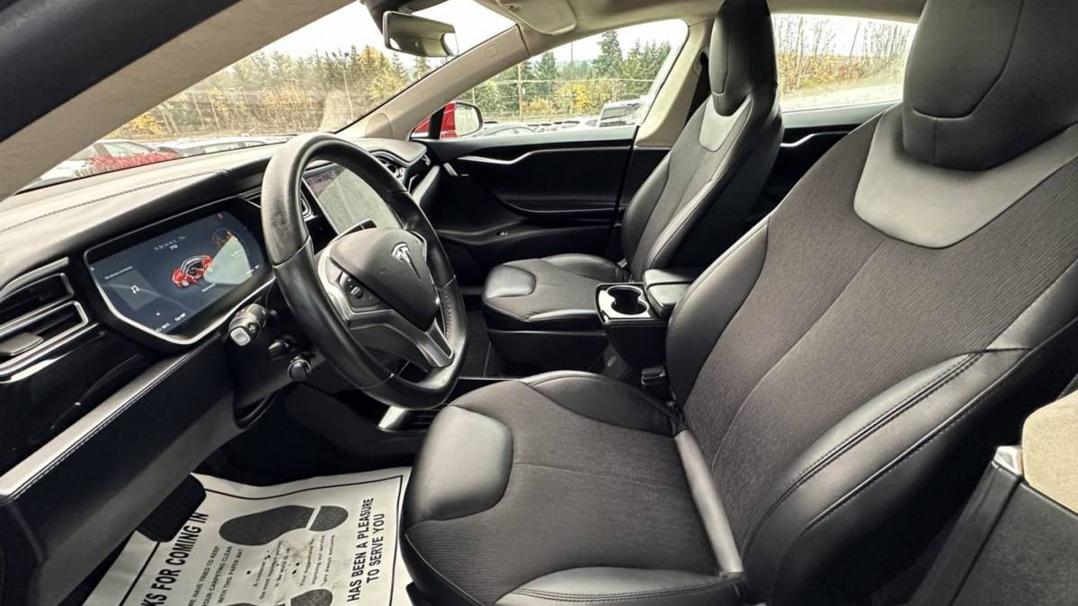 2016 Tesla Model S 5YJSA1E19GF131243