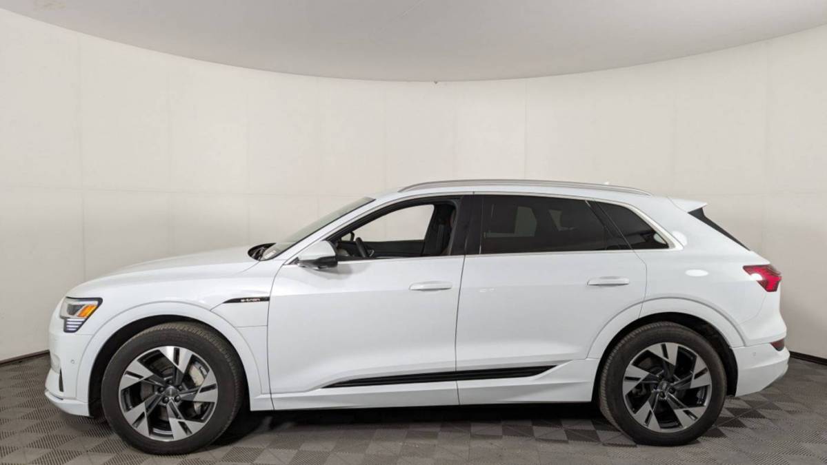 2021 Audi e-tron WA1LAAGE6MB003491